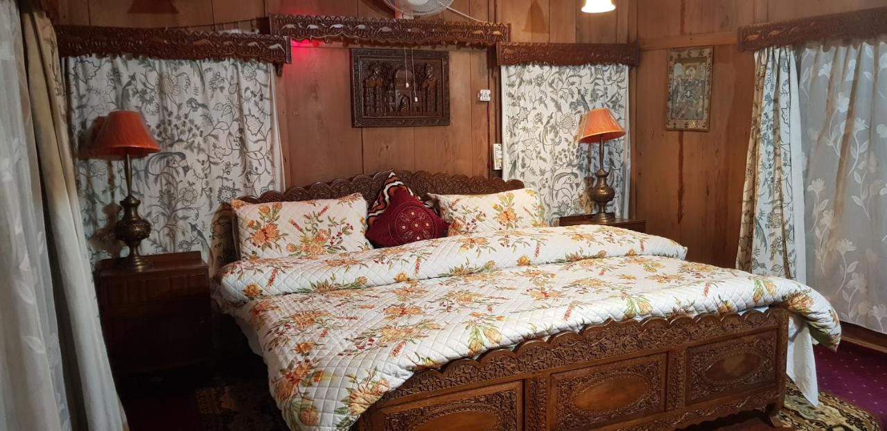 Srīnagar House Boat Hardy Palace מראה חיצוני תמונה