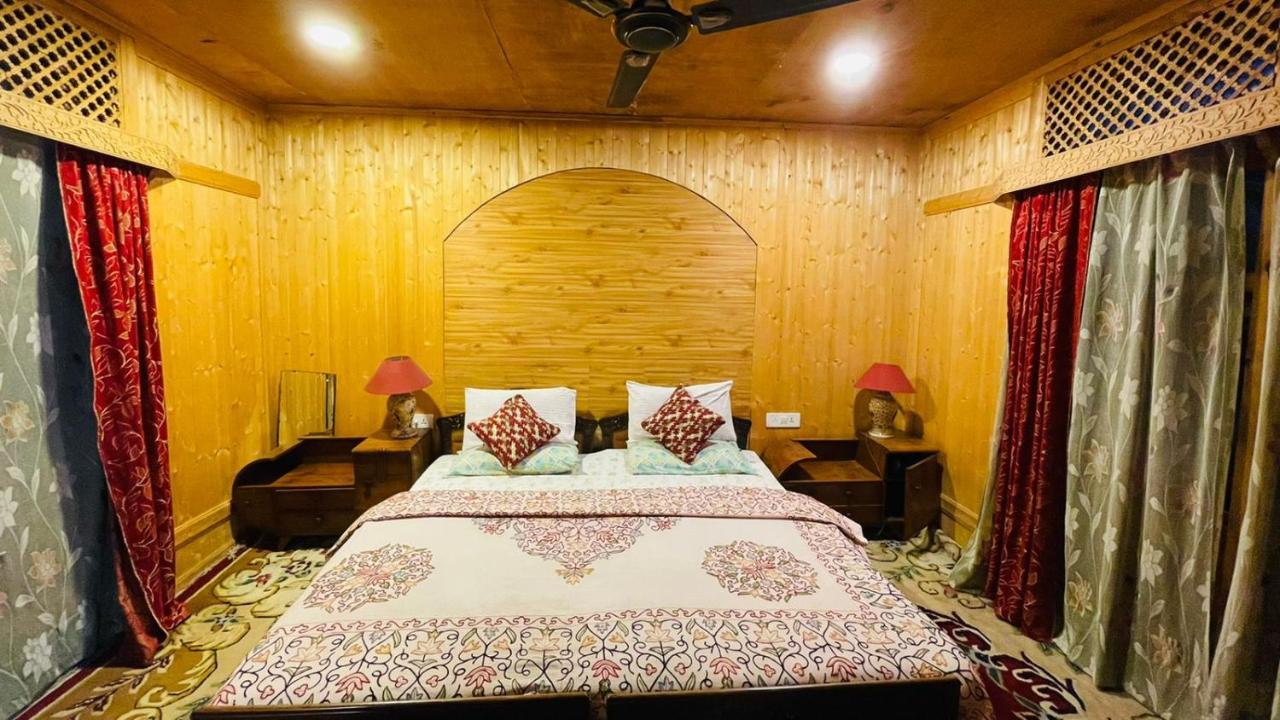 Srīnagar House Boat Hardy Palace מראה חיצוני תמונה