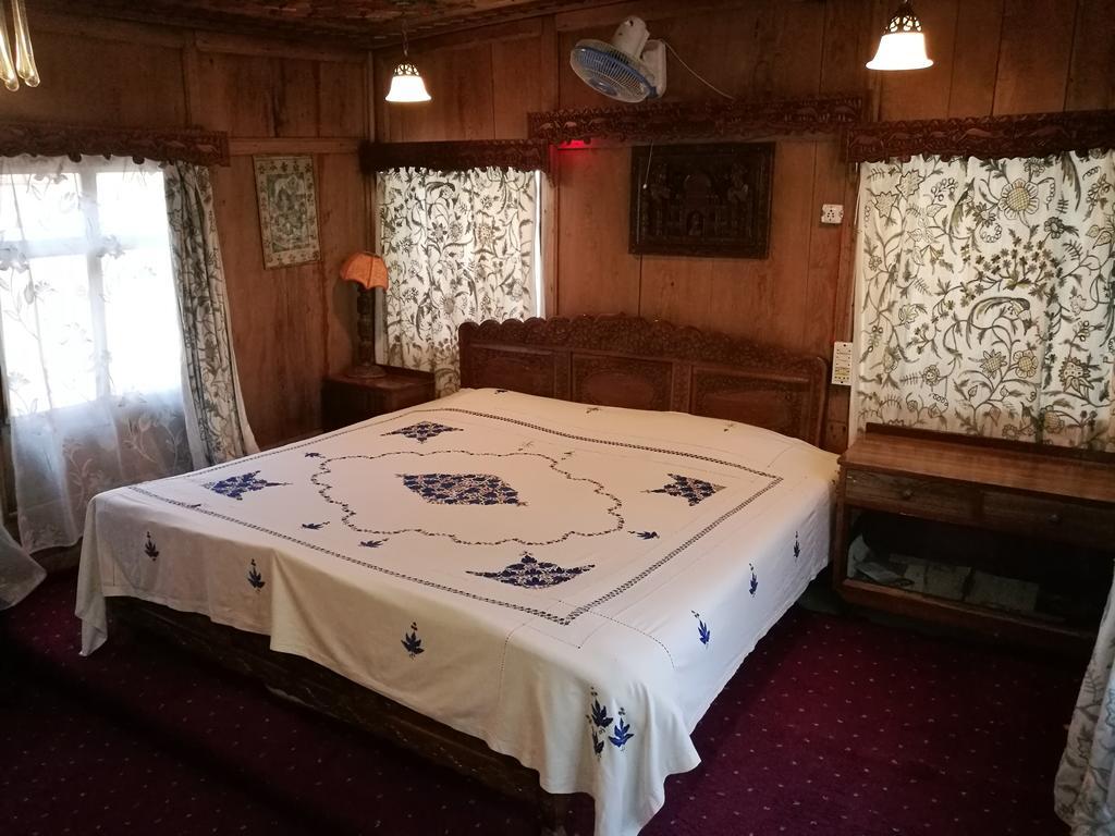 Srīnagar House Boat Hardy Palace מראה חיצוני תמונה