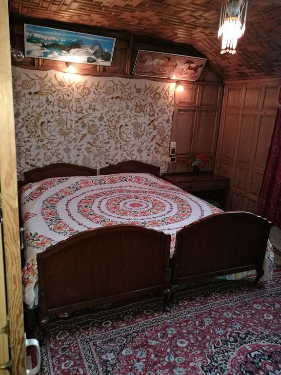 Srīnagar House Boat Hardy Palace מראה חיצוני תמונה