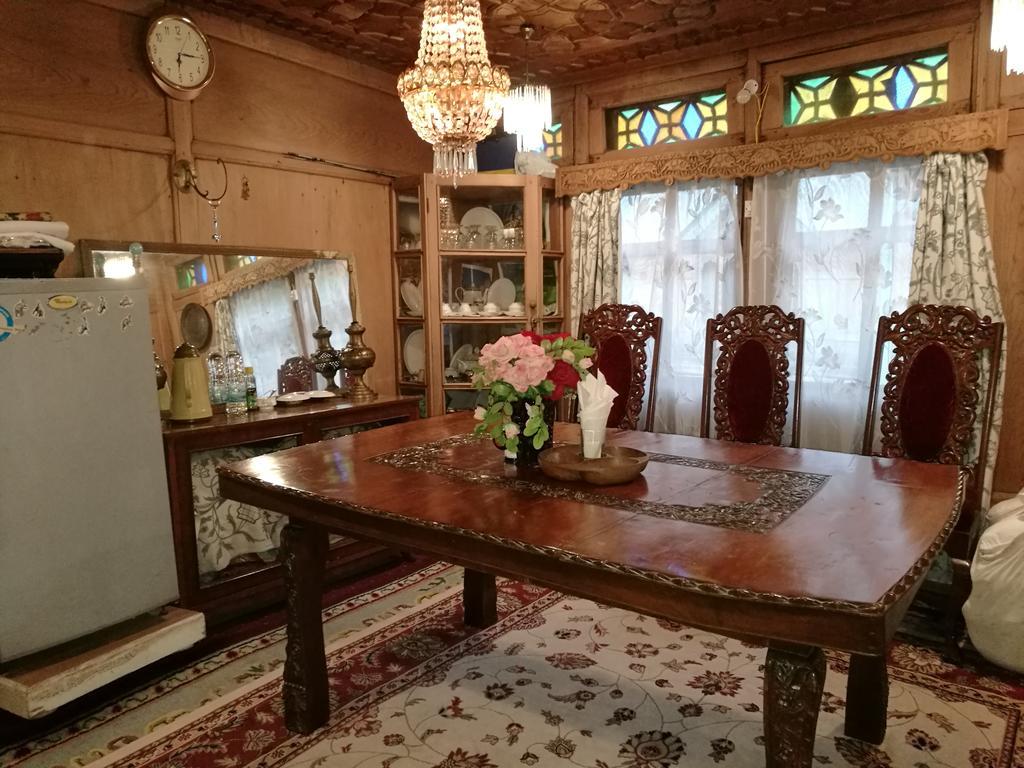 Srīnagar House Boat Hardy Palace מראה חיצוני תמונה