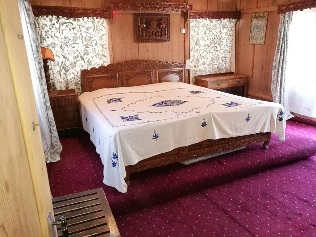 Srīnagar House Boat Hardy Palace מראה חיצוני תמונה