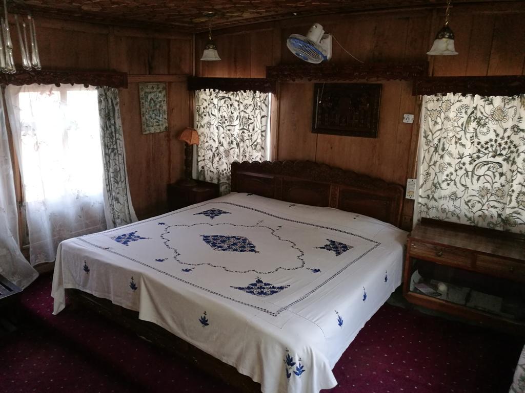 Srīnagar House Boat Hardy Palace מראה חיצוני תמונה