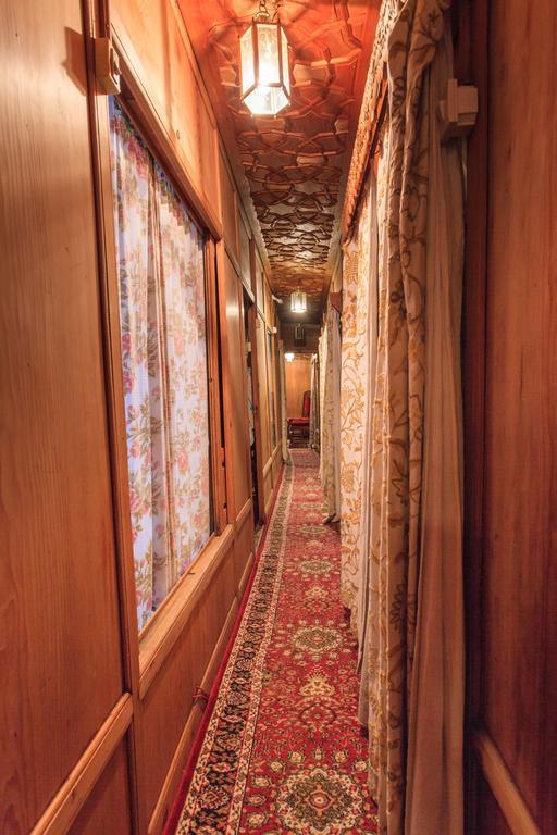 Srīnagar House Boat Hardy Palace מראה חיצוני תמונה