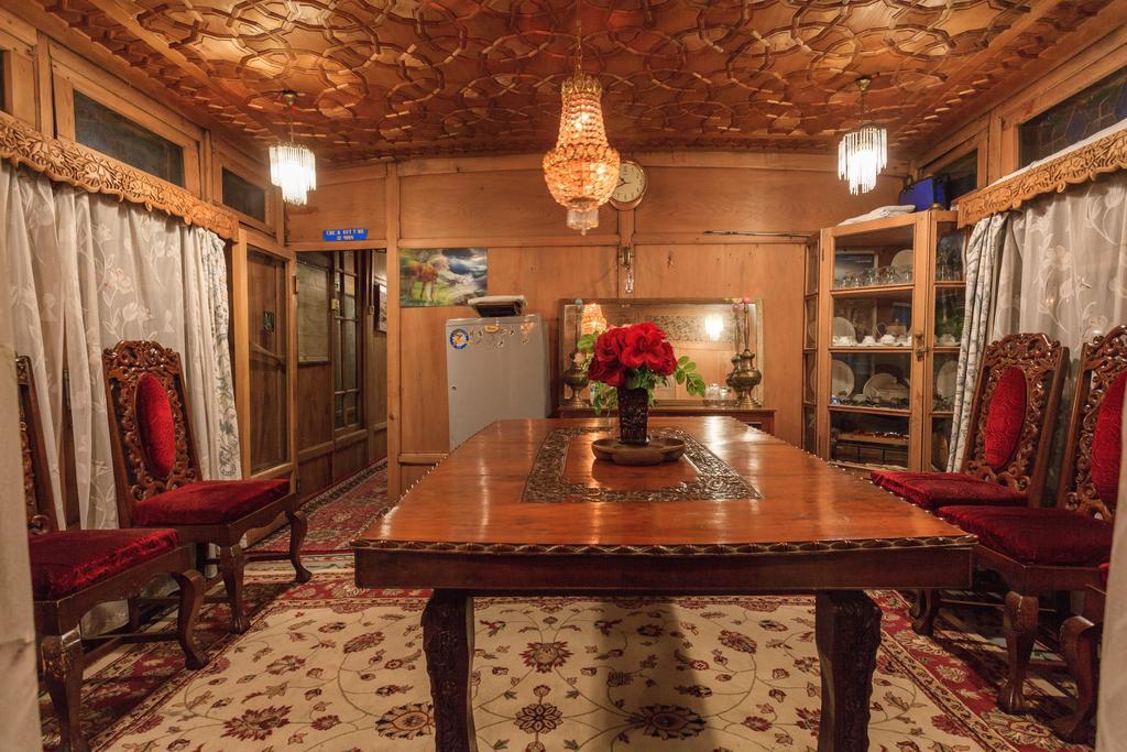Srīnagar House Boat Hardy Palace מראה חיצוני תמונה