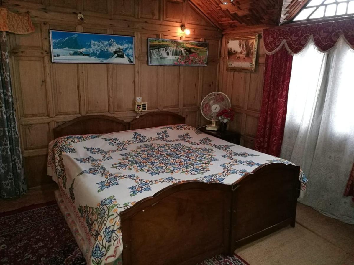 Srīnagar House Boat Hardy Palace מראה חיצוני תמונה